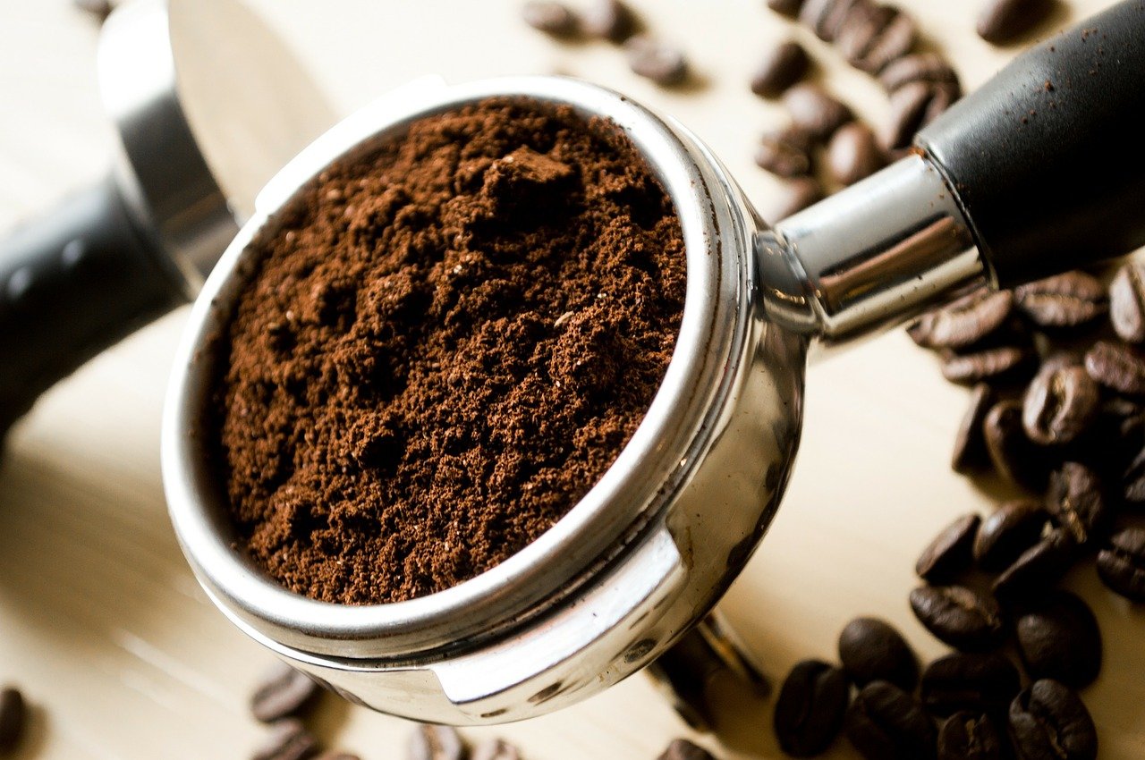 bezkofeínová káva, Bezkofeínová káva: aké má účinky v porovnaní s klasickou?