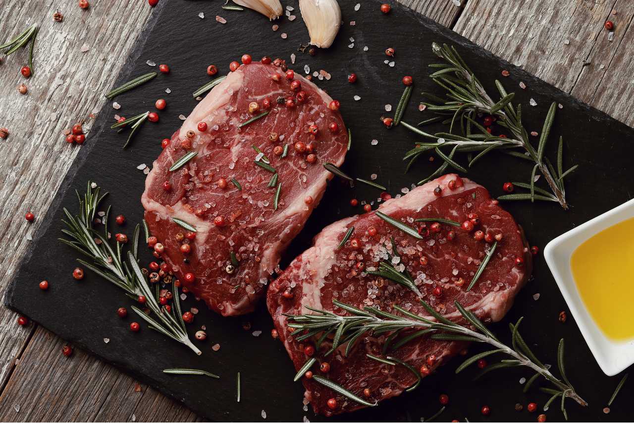 červené mäso, Červené mäso: môže škodiť zdraviu? Ktoré druhy spracovania by sme mali preferovať?
